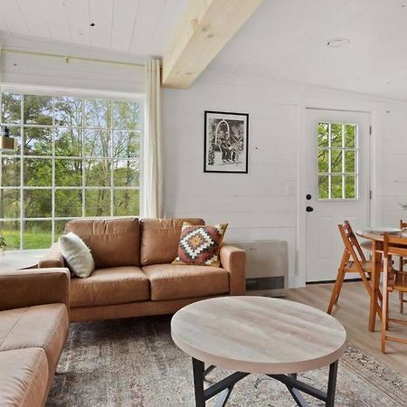 Charming & Freshly Restored Farmhouse 1 Mile From Center Of Стоу Екстериор снимка