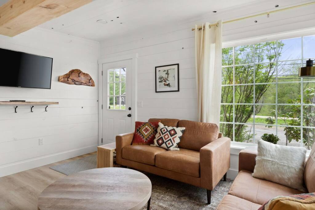 Charming & Freshly Restored Farmhouse 1 Mile From Center Of Стоу Екстериор снимка